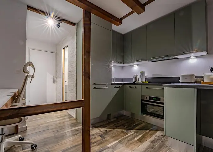 Charming Apt, In-out, Heart - Roche Blanche Апартаменти *