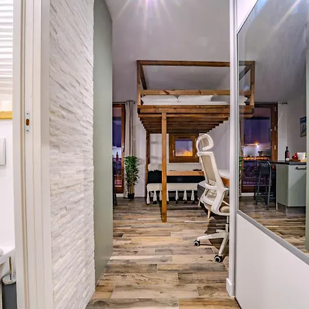 In-out, Heart Val Thorens, Charming Studio, Wifi Апартаменты *